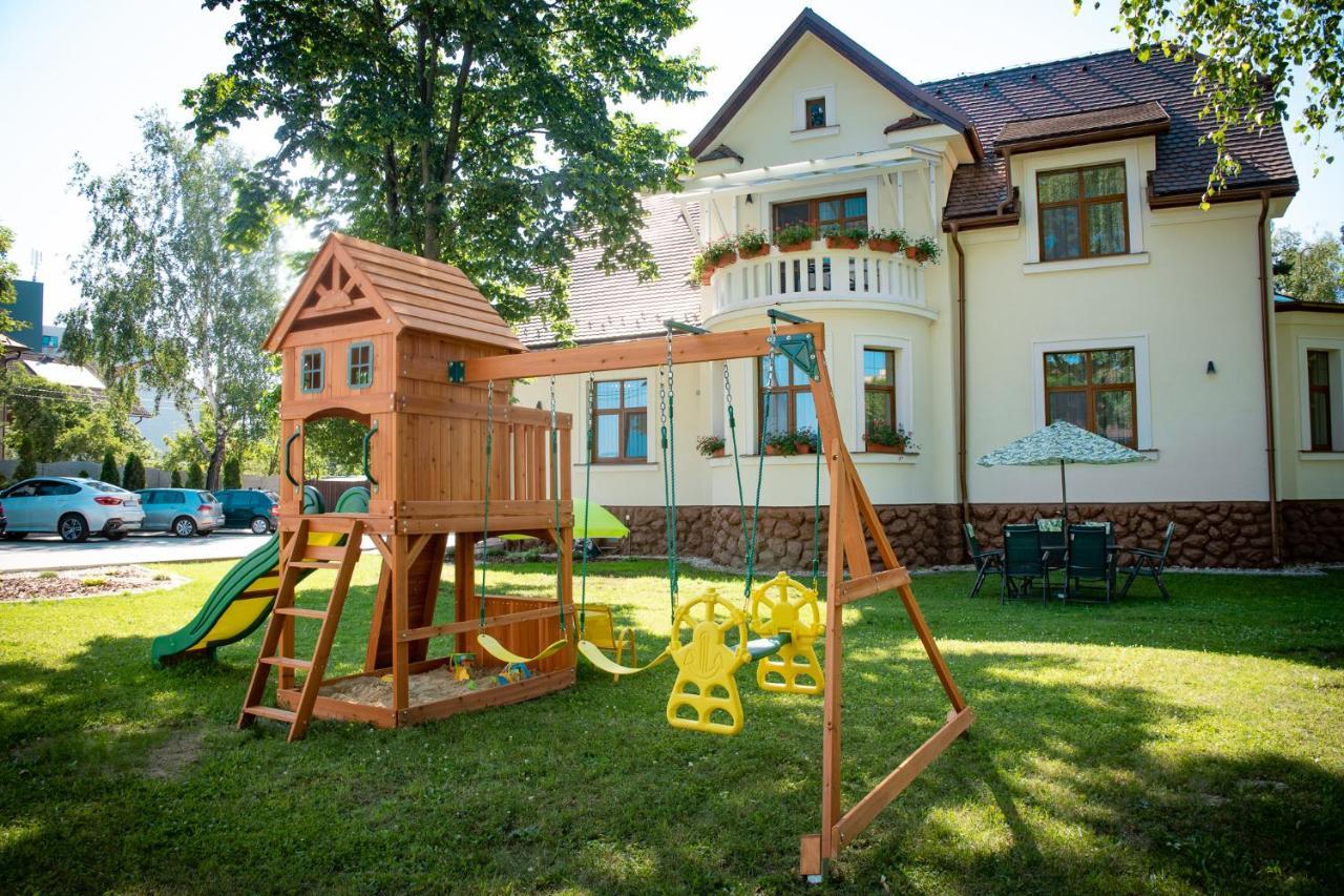 Villa Garden Apartments Poprad Bagian luar foto