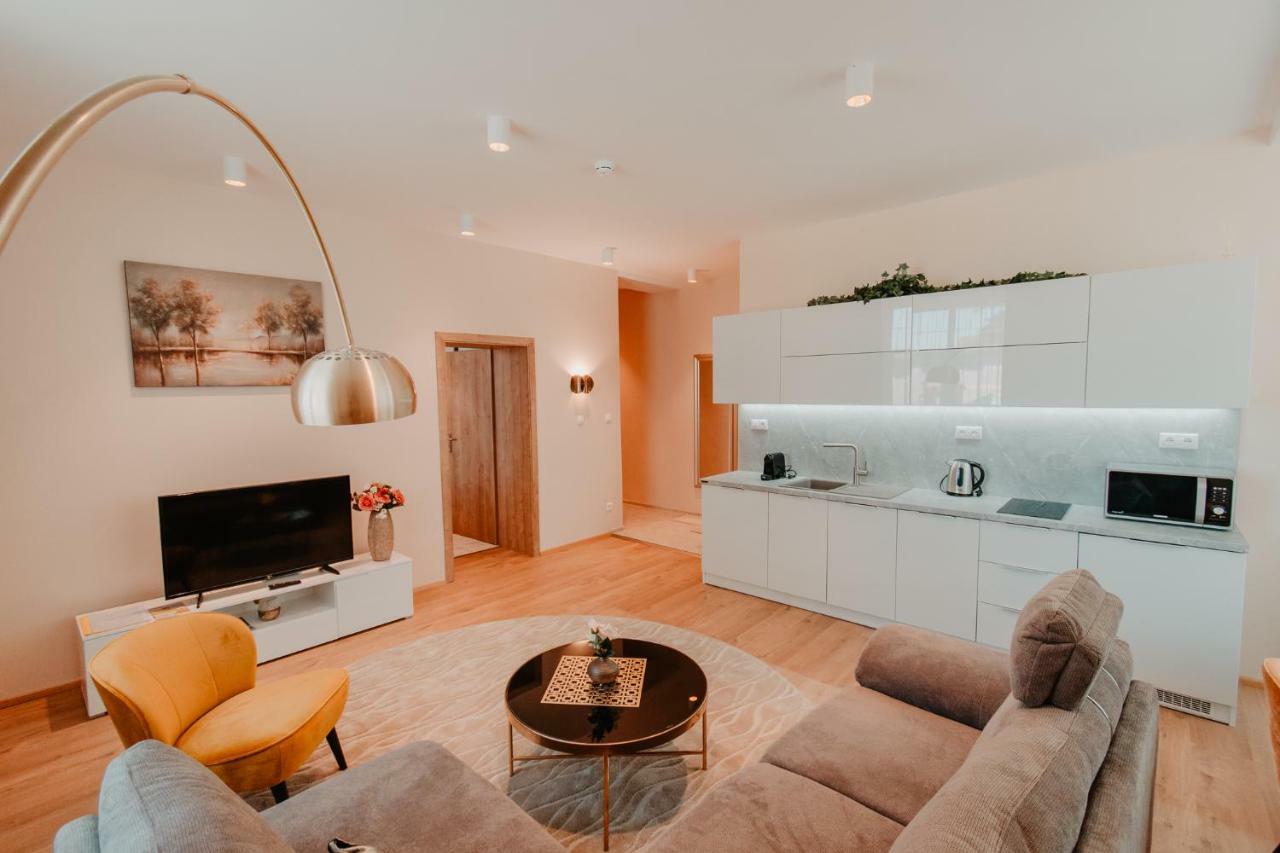 Villa Garden Apartments Poprad Bagian luar foto